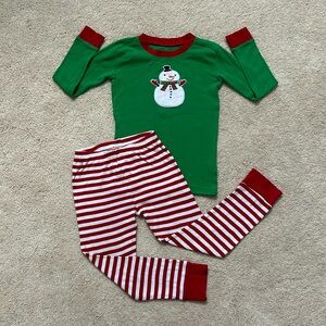 Sara’s Prints kids holiday ⛄️ pajamas